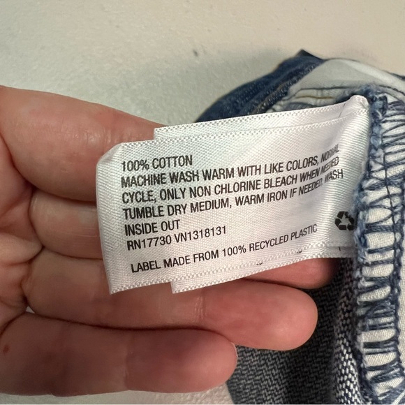 Universal Thread Women’s Blue Denim Boyfriend Shorts Size 20 4” Inseam - Picture 8 of 9